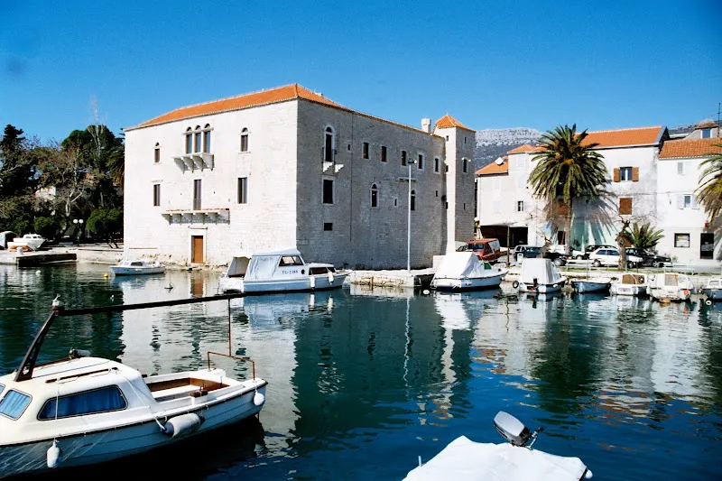 MUSEUM DER STADT KAŠTELA (Burg Vitturi)