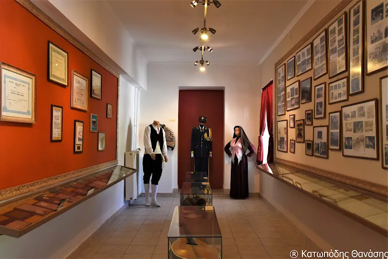 Folkloreausstellung von Apollon Karyas